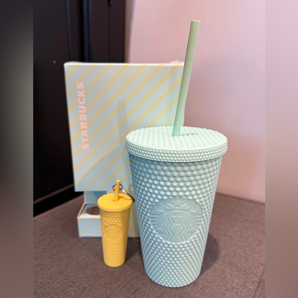 🌶️ NWT Starbucks Textured Aqua & Yellow Tumblr Keychain